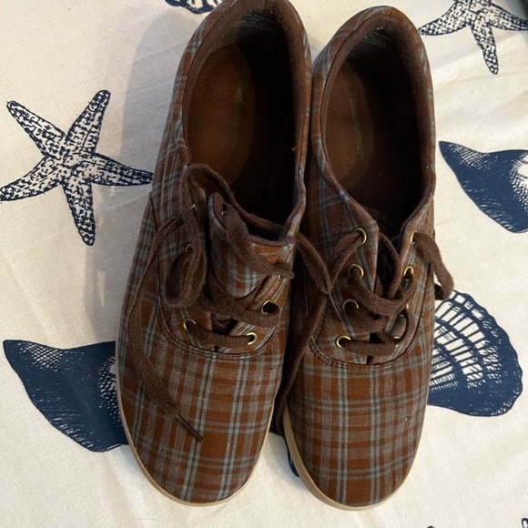 Vintage Grasshopper Sneakers - Picture 1 of 6
